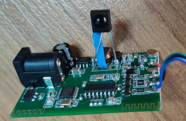 The board with the soldered IR receiver